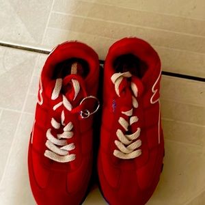 Very nice shoes  I like these I would like if you brought these good you like it